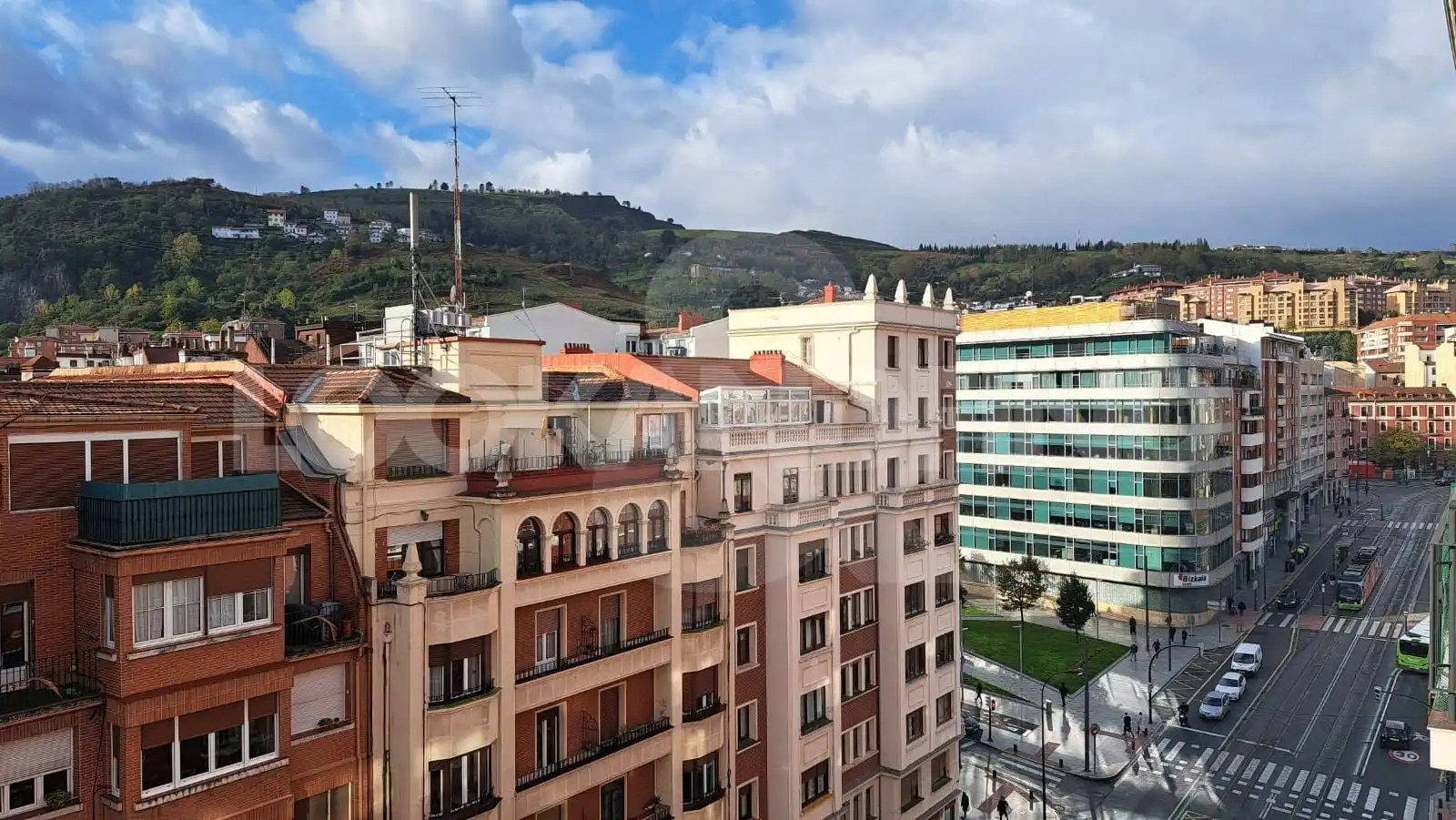 Vista exterior de Oficina de lloguer en Indautxu