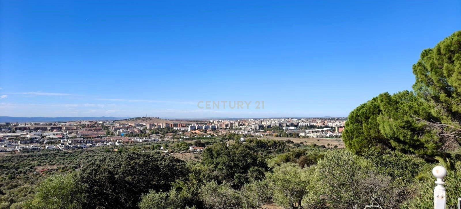 House or chalet for sale in Cáceres Capital  with Private garden and Swimming Pool