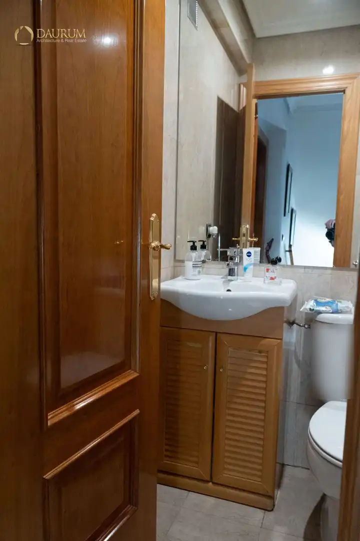 Baño de Casa adosada en venta en Madrid con Aire acondicionado, Calefacción y Terraza