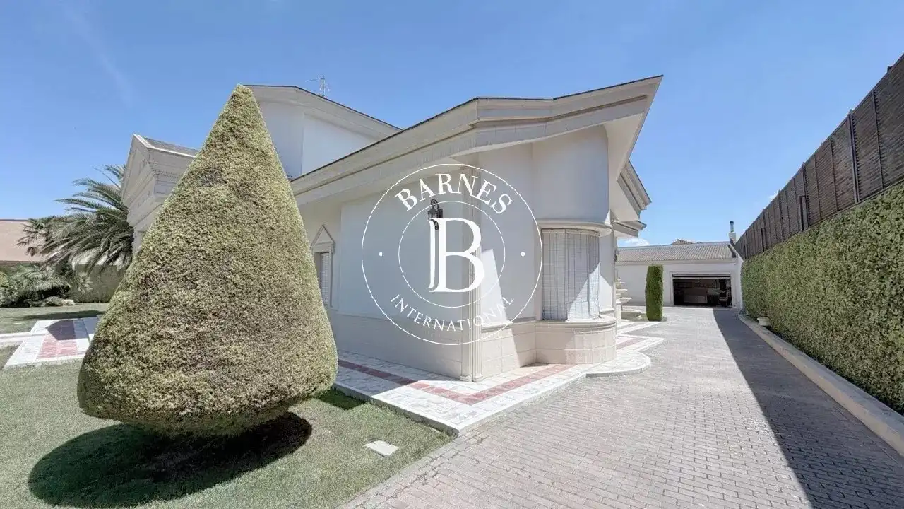 Vista exterior de Piso en venta en Quintanar de la Orden con Aire acondicionado, Calefacción y Jardín privado