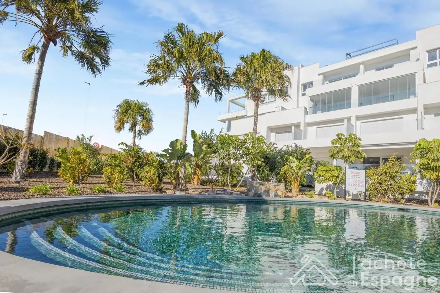 Vista exterior de Piso en venta en Torrevieja con Aire acondicionado y Terraza