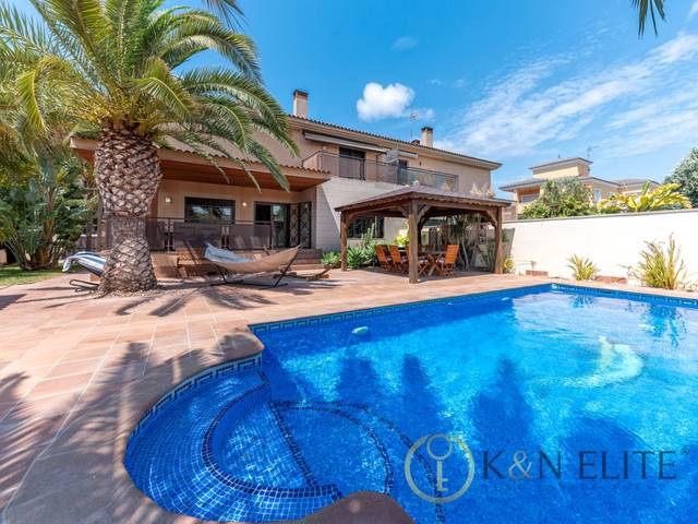 Casa-chalet en Venta en Calle Music Ambrosio De Cotes en Almajada - Ravel