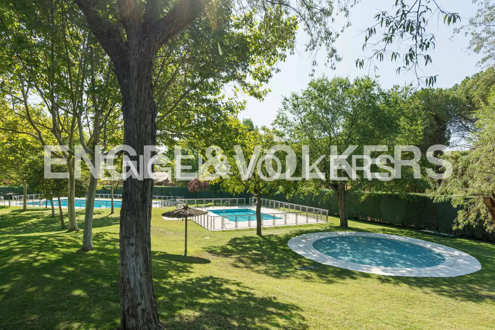 Piscina de Estudi de lloguer en Villanueva de la Cañada amb Aire condicionat, Calefacció i Jardí privat
