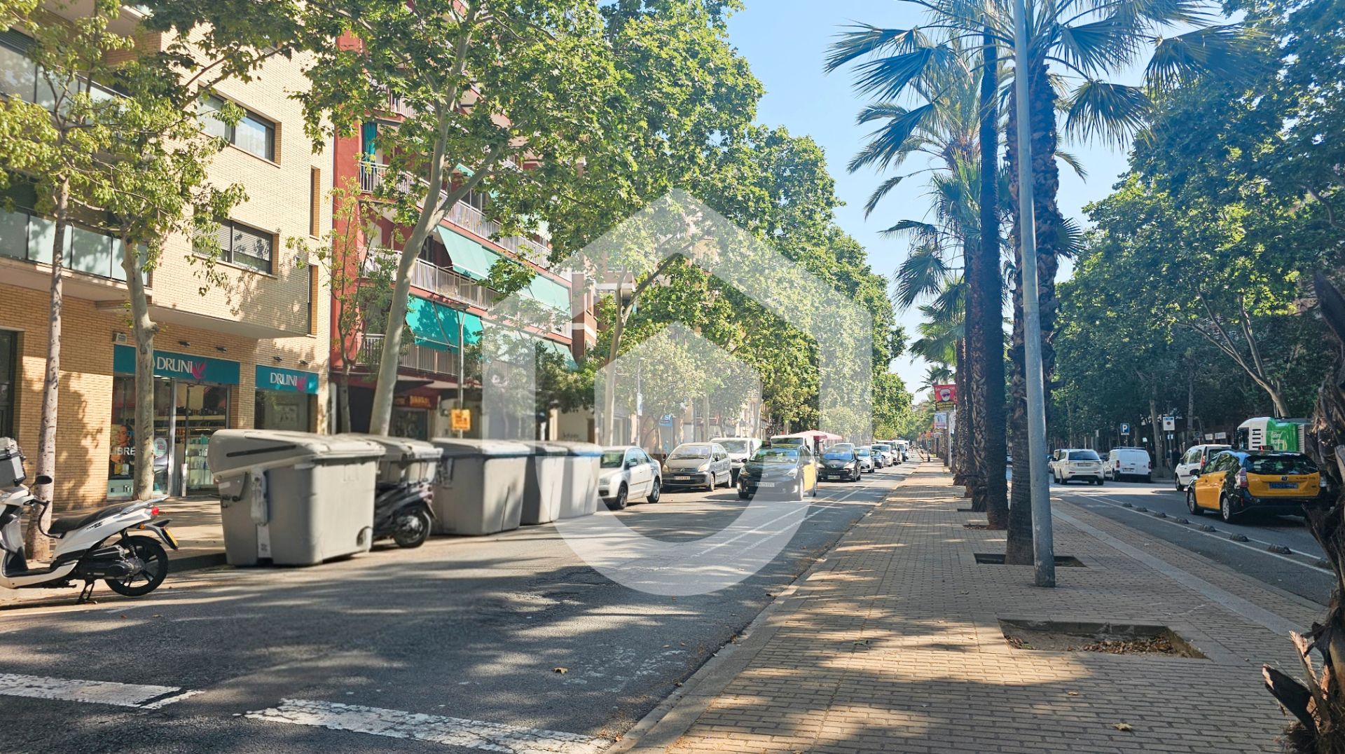 Vista exterior de Garatge en venda en  Barcelona Capital