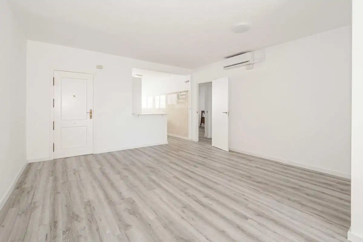 Flat for rent in Sevilla  with Air Conditioner, Heating and Terrace