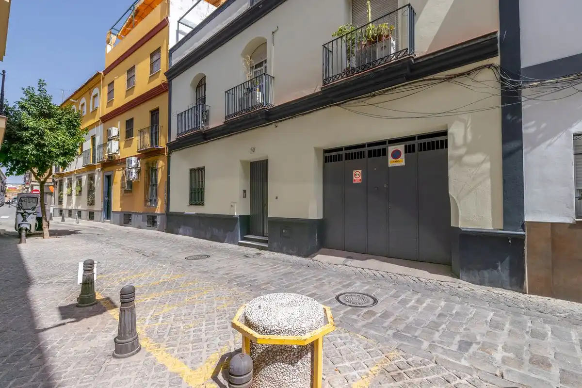 Exterior view of Flat for sale in Sevilla  with Air Conditioner, Heating and Furnished