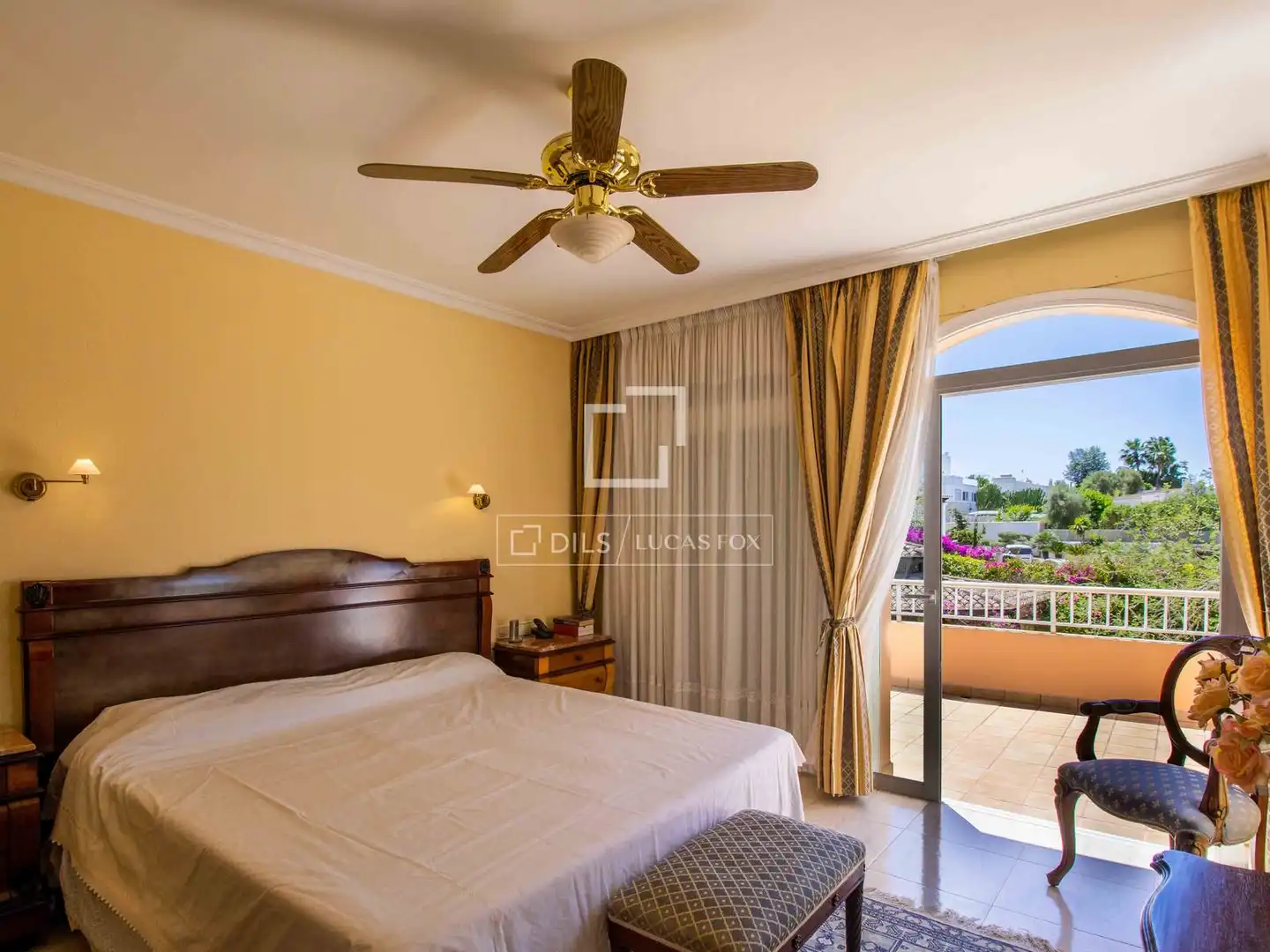 Habitación de Casa o chalet en venta en Santa Eulària des Riu con Aire acondicionado, Calefacción y Jardín privado