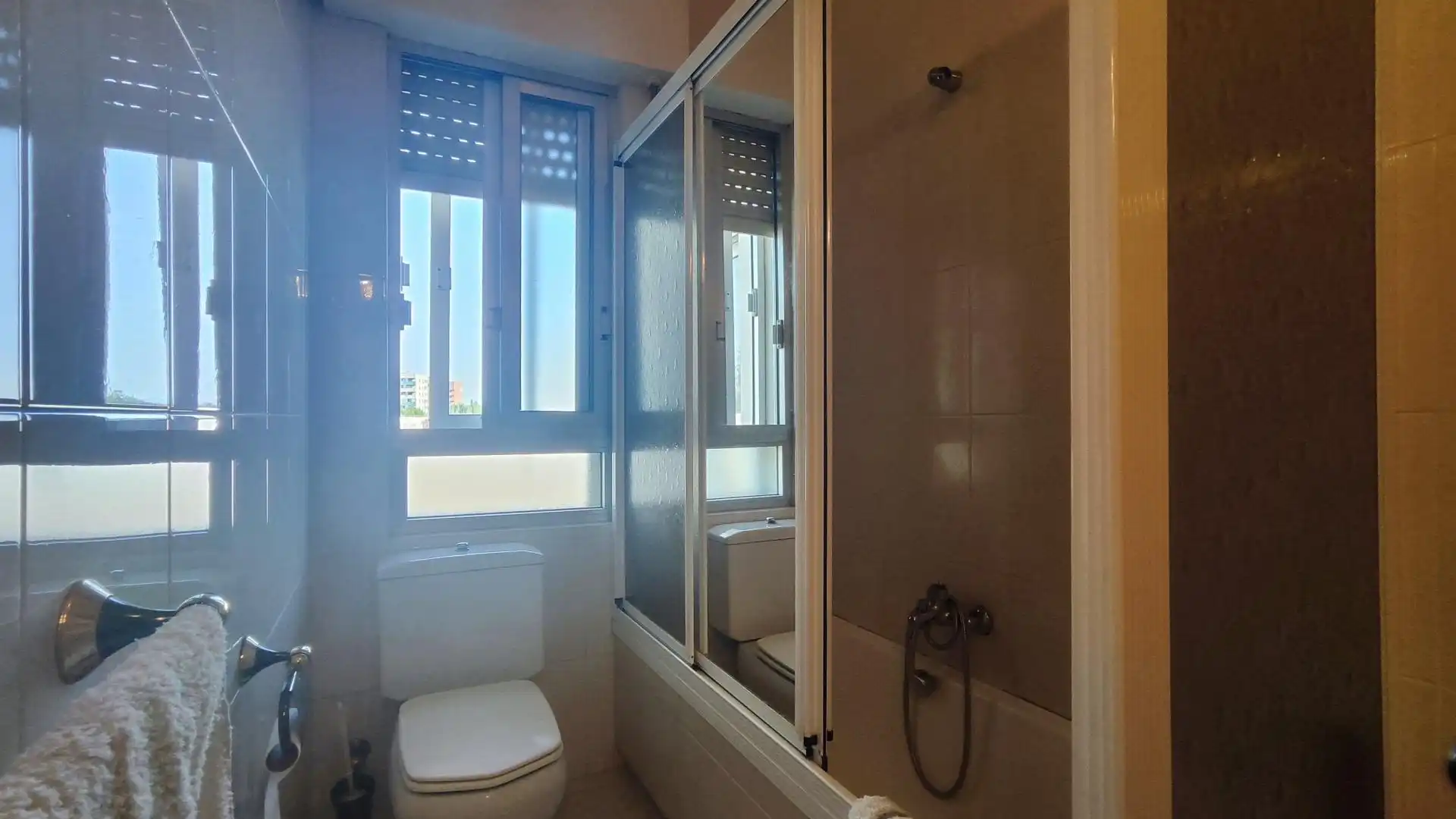 Baño de Casa o chalet en venta en León Capital  con Calefacción y Terraza