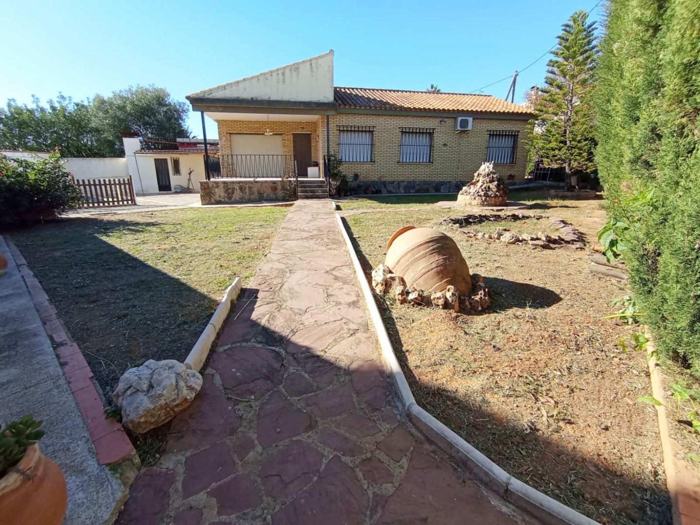 Vista exterior de Casa o xalet en venda en Torrent amb Terrassa, Traster i Piscina