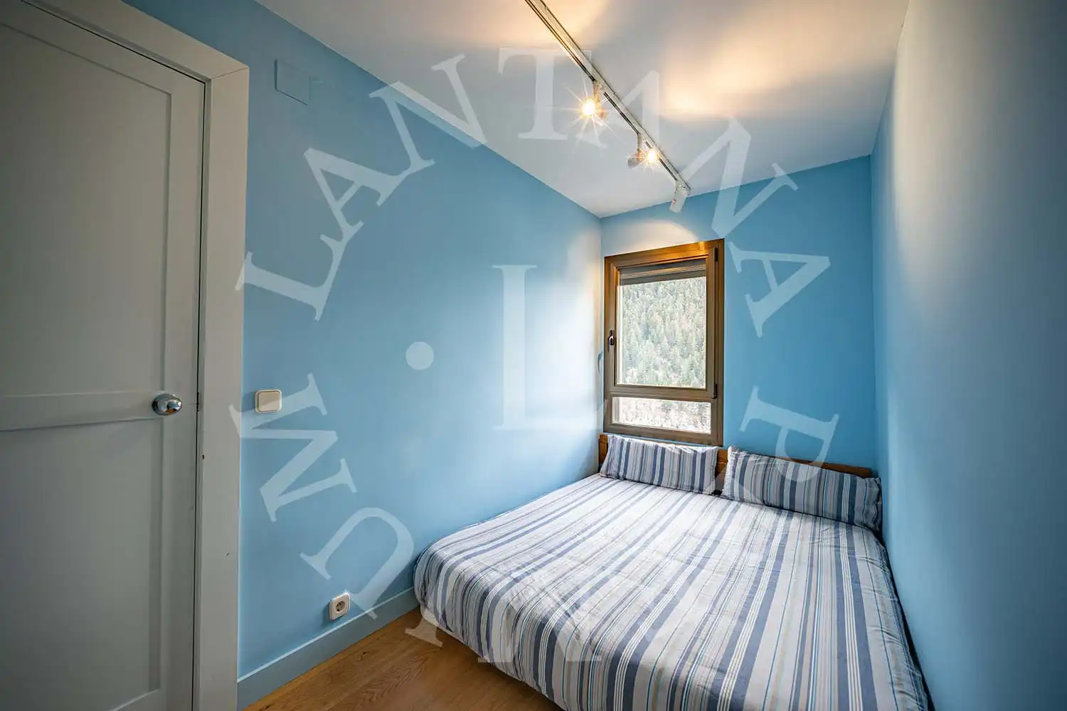 Habitación de Apartamento en venta en Naut Aran con Calefacción, Parquet y Amueblado