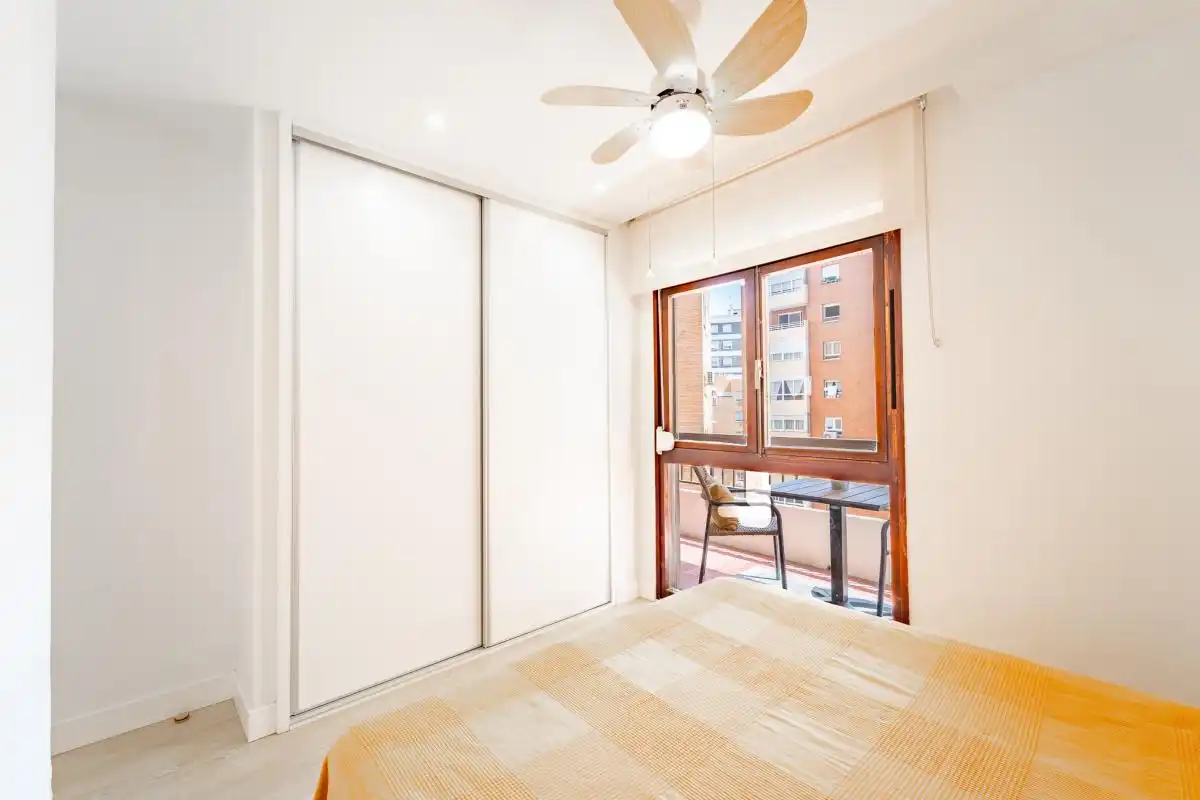 Schlafzimmer von Wohnung zur Miete in Málaga mit Klimaanlage, Heizung und Terrasse