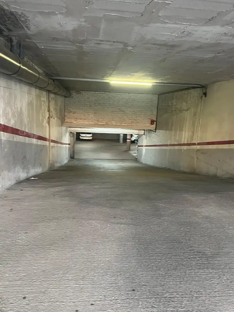 Einzelparkplatz zum Verkauf in Calle AMADEU VIVES 2, imagen 11