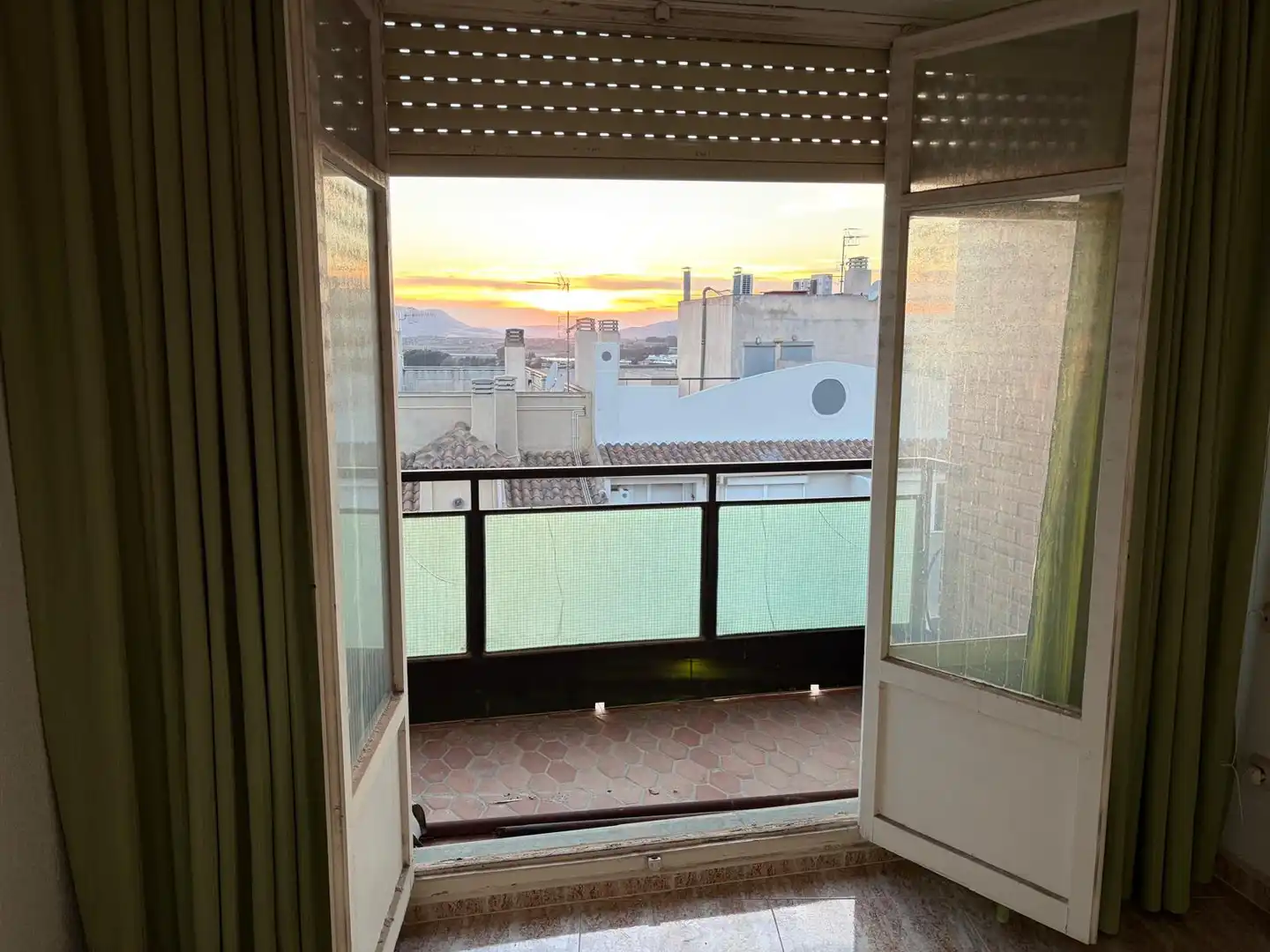 Vista exterior de Piso en venta en Villena con Aire acondicionado, Trastero y Balcón