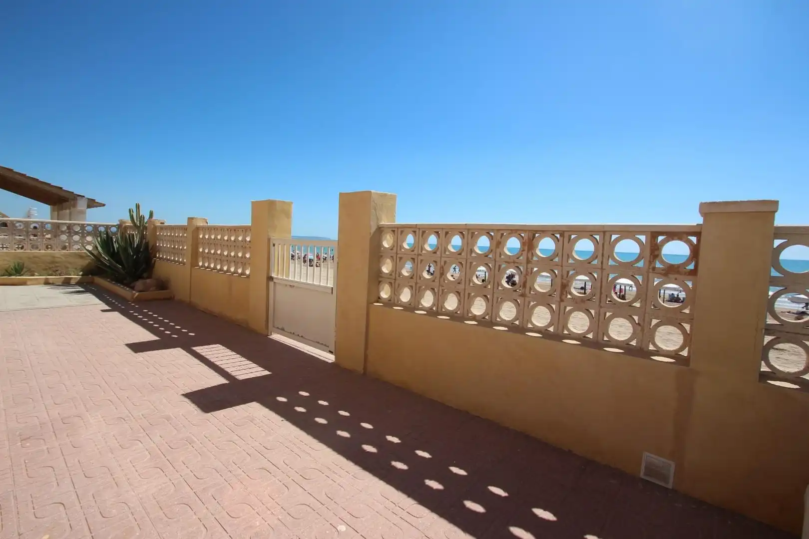 Terraza de Casa o chalet en venta en Guardamar del Segura con Jardín privado, Terraza y Piscina