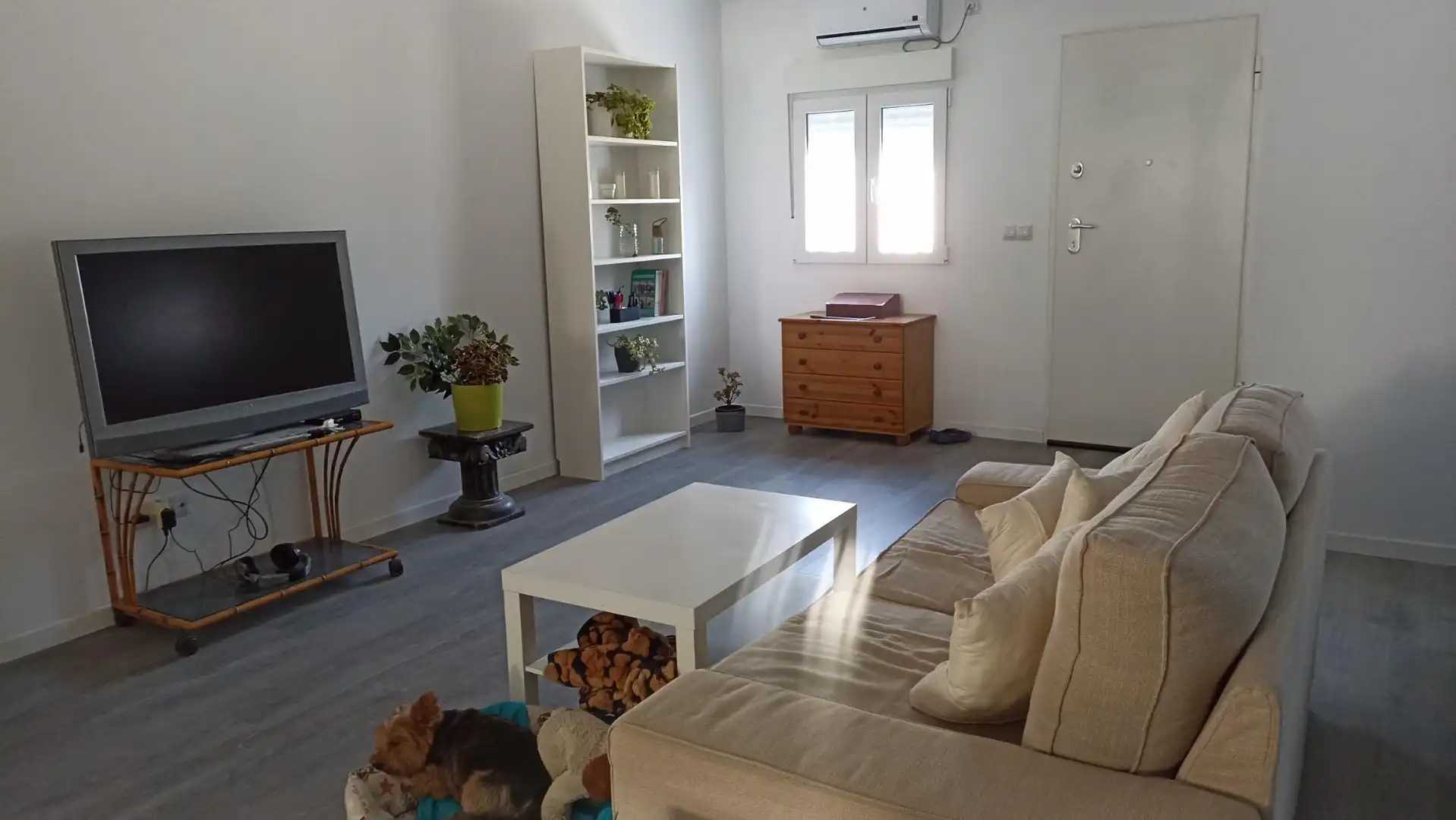 Sala d'estar de Casa adosada en venda en Tavernes de la Valldigna amb Aire condicionat, Calefacció i Terrassa