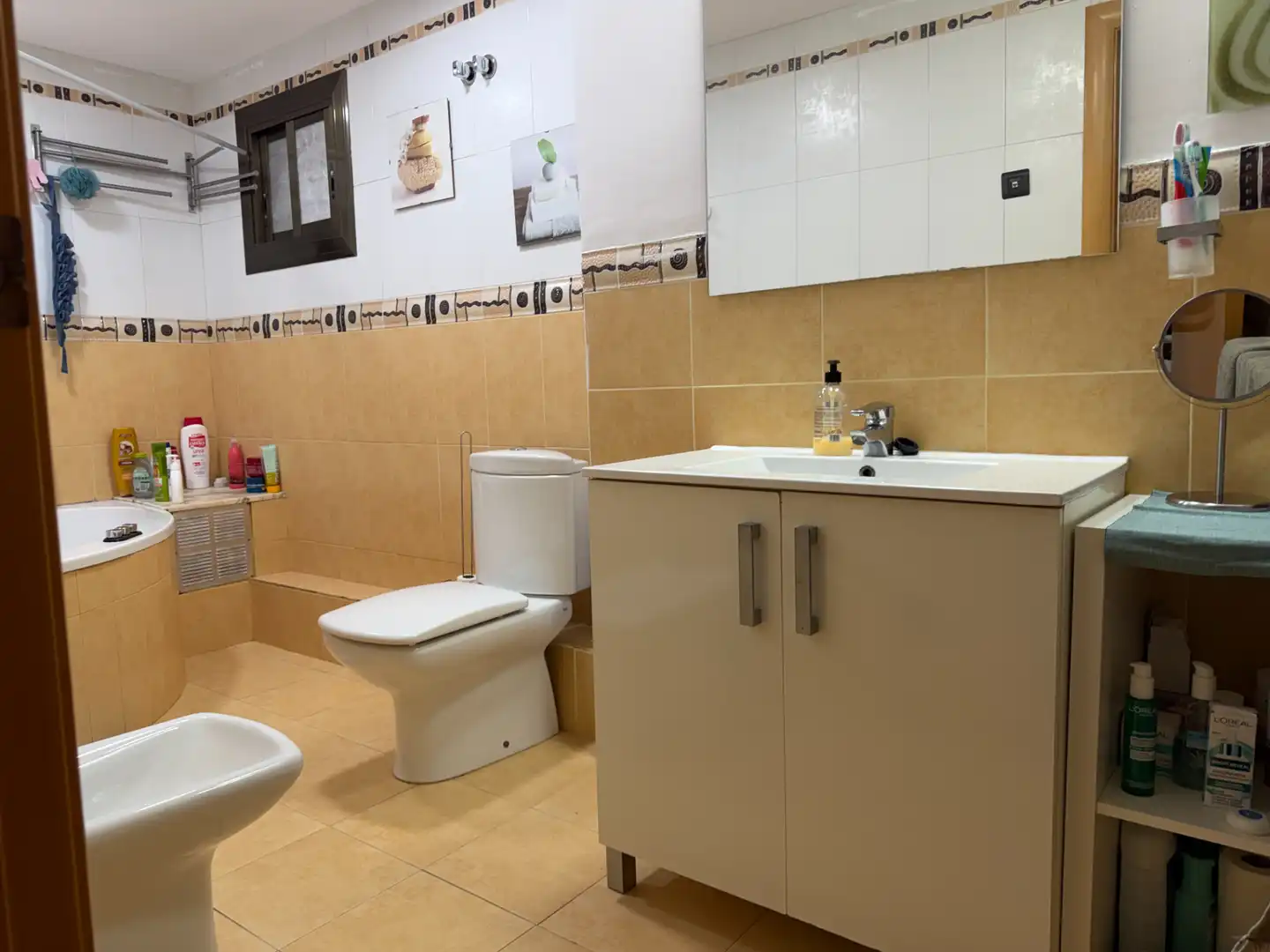 Badezimmer von Wohnung zum Verkauf in Badalona mit Klimaanlage, Heizung und Parkett