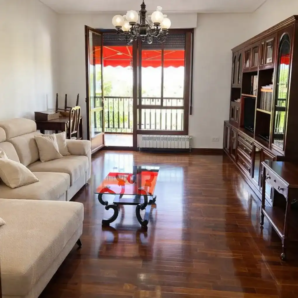 Wohnzimmer von Wohnung zur Miete in Vitoria - Gasteiz mit Heizung, Terrasse und Abstellraum