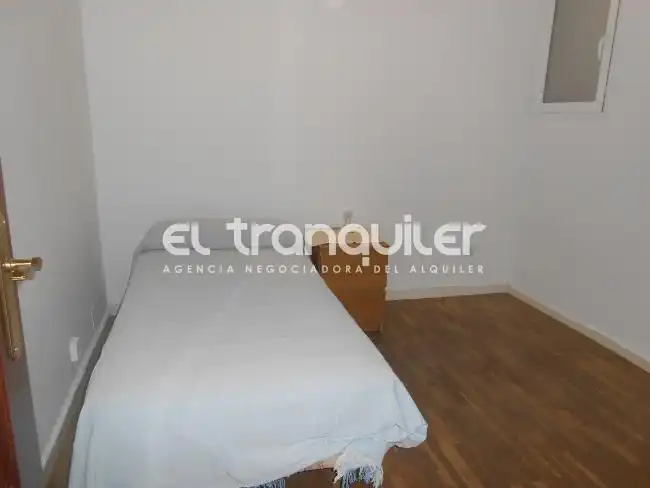 Bedroom of Flat for rent in Madrid  with Parquet flooring, Terrace and Furnished