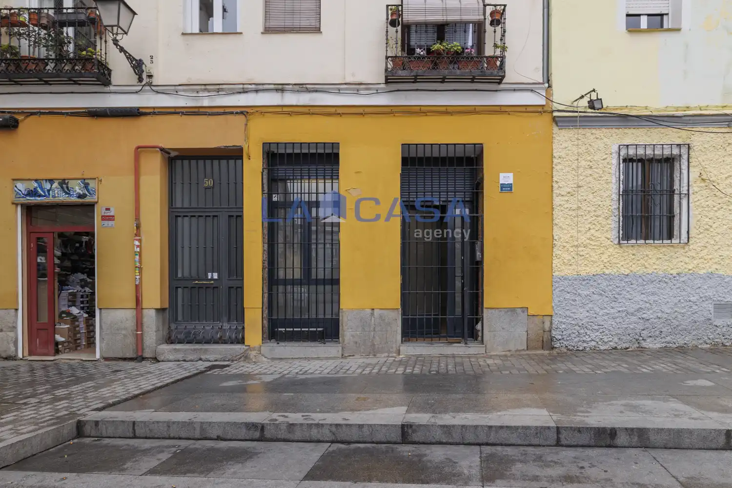 Vista exterior de Local en venda en Madrid