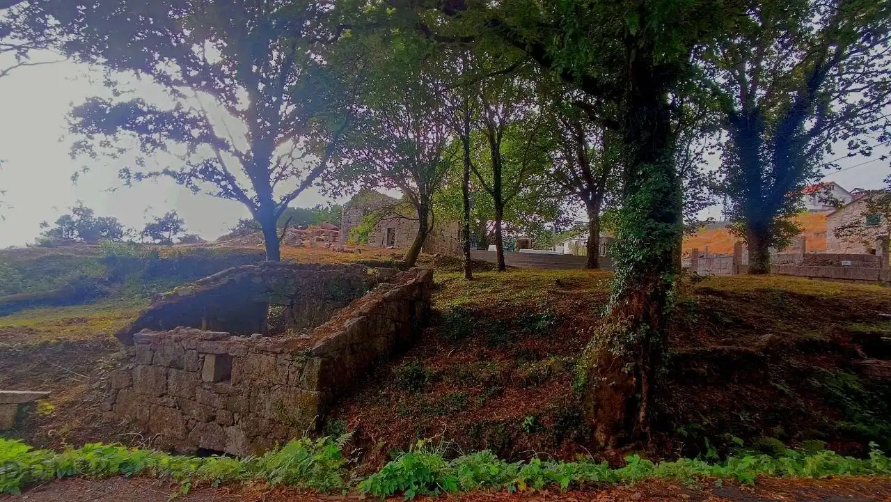 Vista exterior de Finca rústica en venda en Redondela amb Calefacció i Jardí privat
