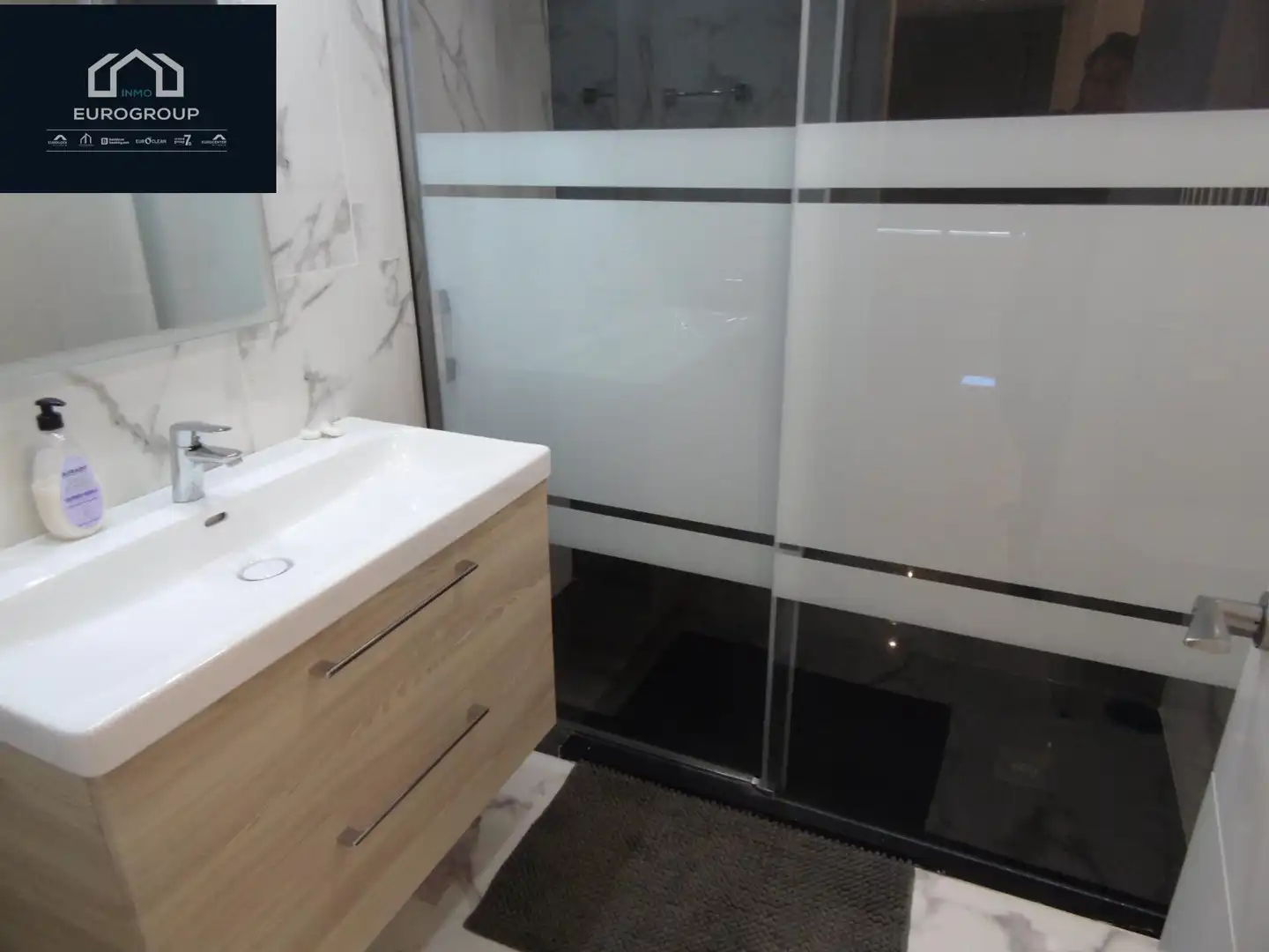 Baño de Apartamento de alquiler en Benidorm con Aire acondicionado, Calefacción y Amueblado