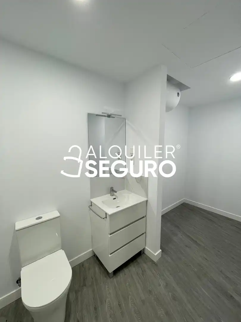 Baño de Estudio de alquiler en Madrid con Aire acondicionado y Calefacción