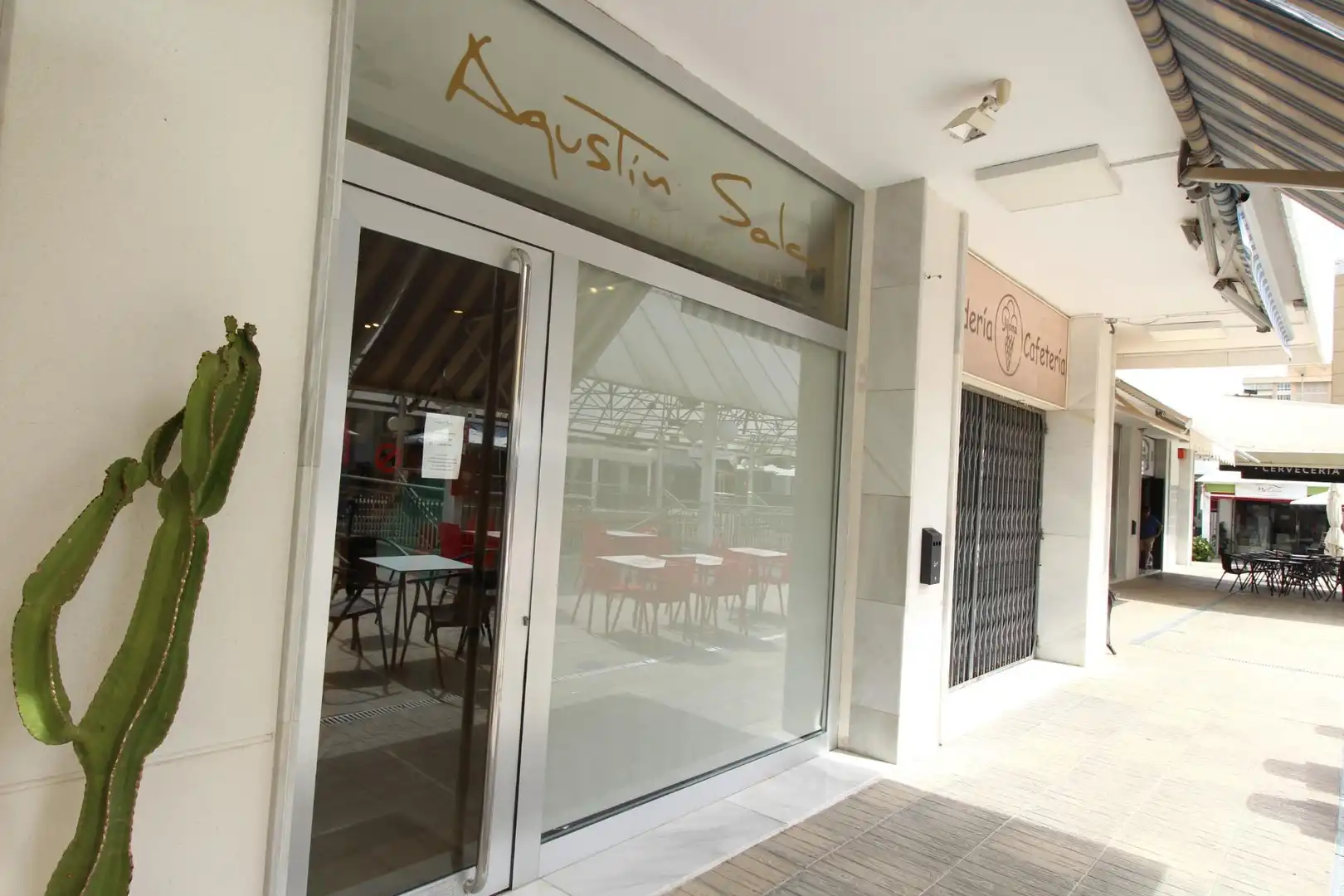 Commercial properties for sale in Alicante / Alacant  with Air Conditioner, Terrace and Furnished