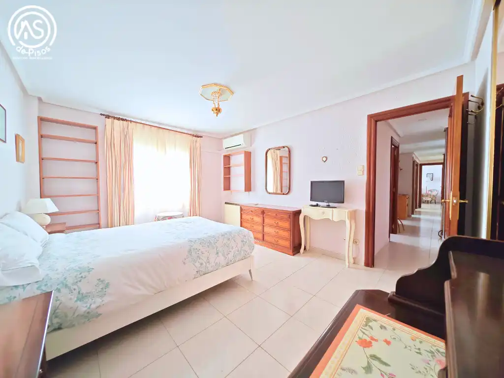 Habitación de Piso en venta en Zaragoza con Aire acondicionado, Calefacción y Amueblado