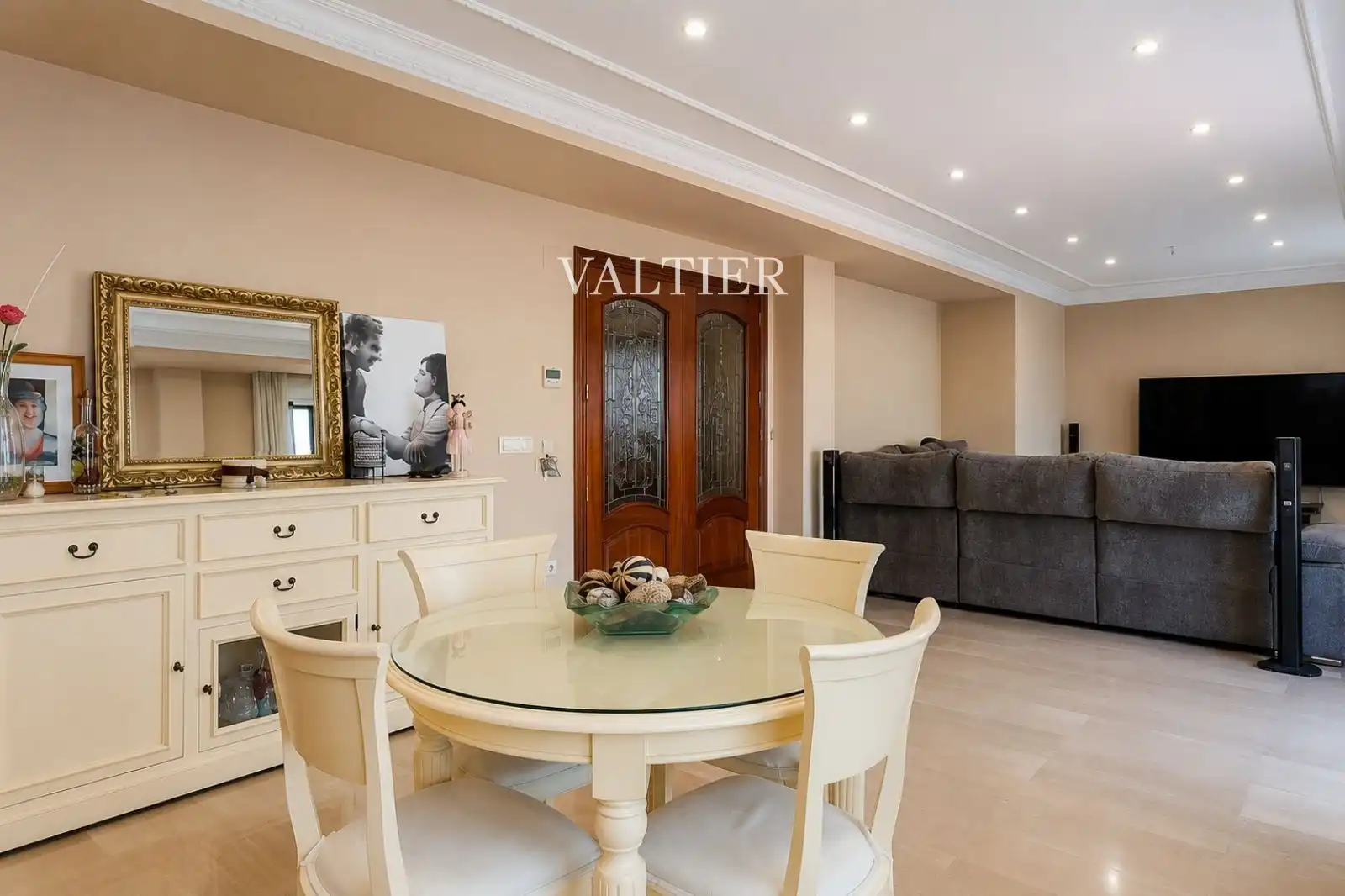 Menjador de Casa o xalet en venda en Almoines amb Aire condicionat, Terrassa i Moblat