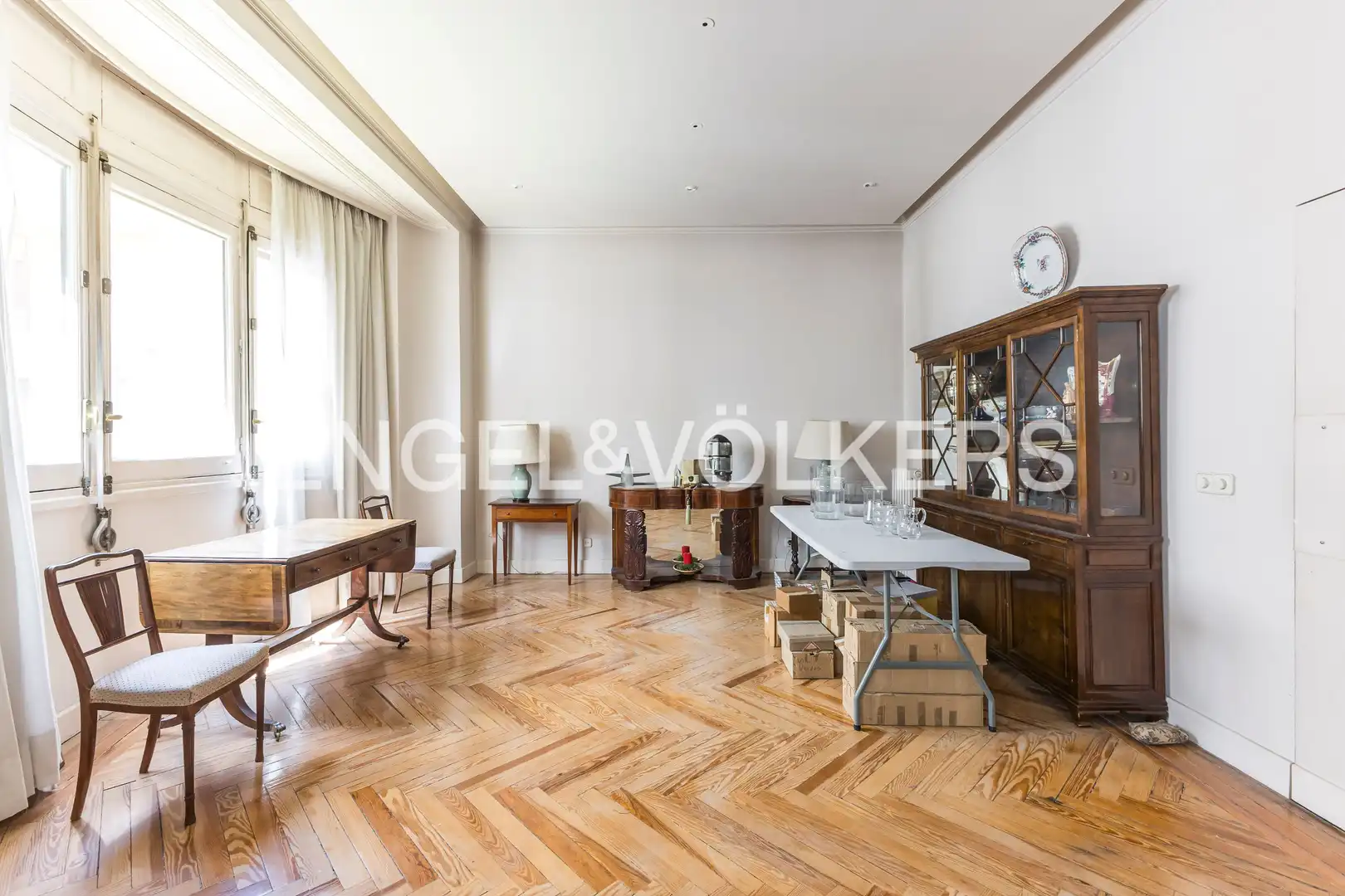 Living room of Flat for sale in Madrid  with Air Conditioner, Heating and Storage room