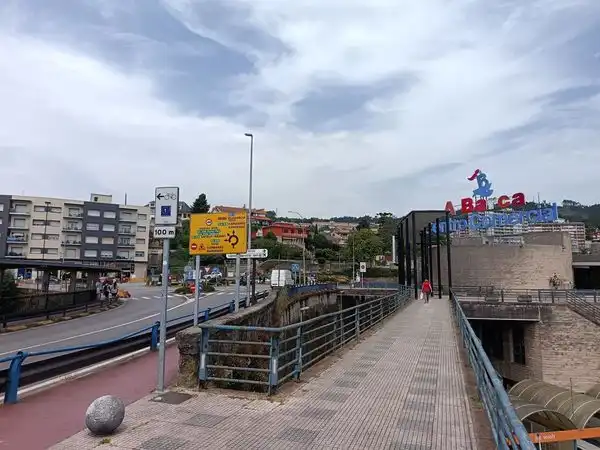 Vista exterior de Pis en venda en Pontevedra Capital  amb Calefacció