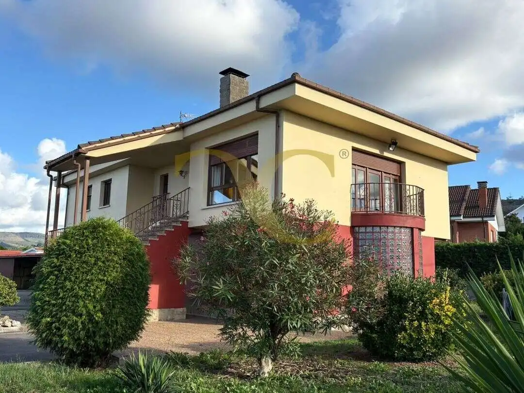 Maison avec terrasse à vendre à Camín de Huerces