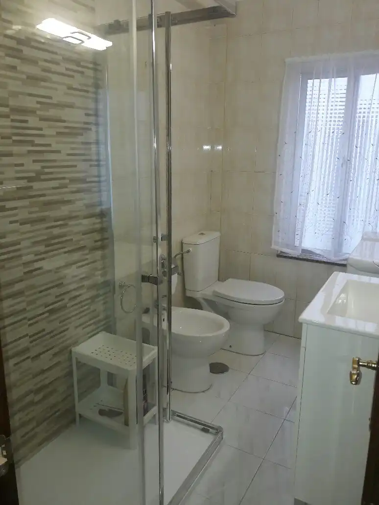 Bathroom of Apartments for rent in Gijón   with Heating, Furnished and Internet