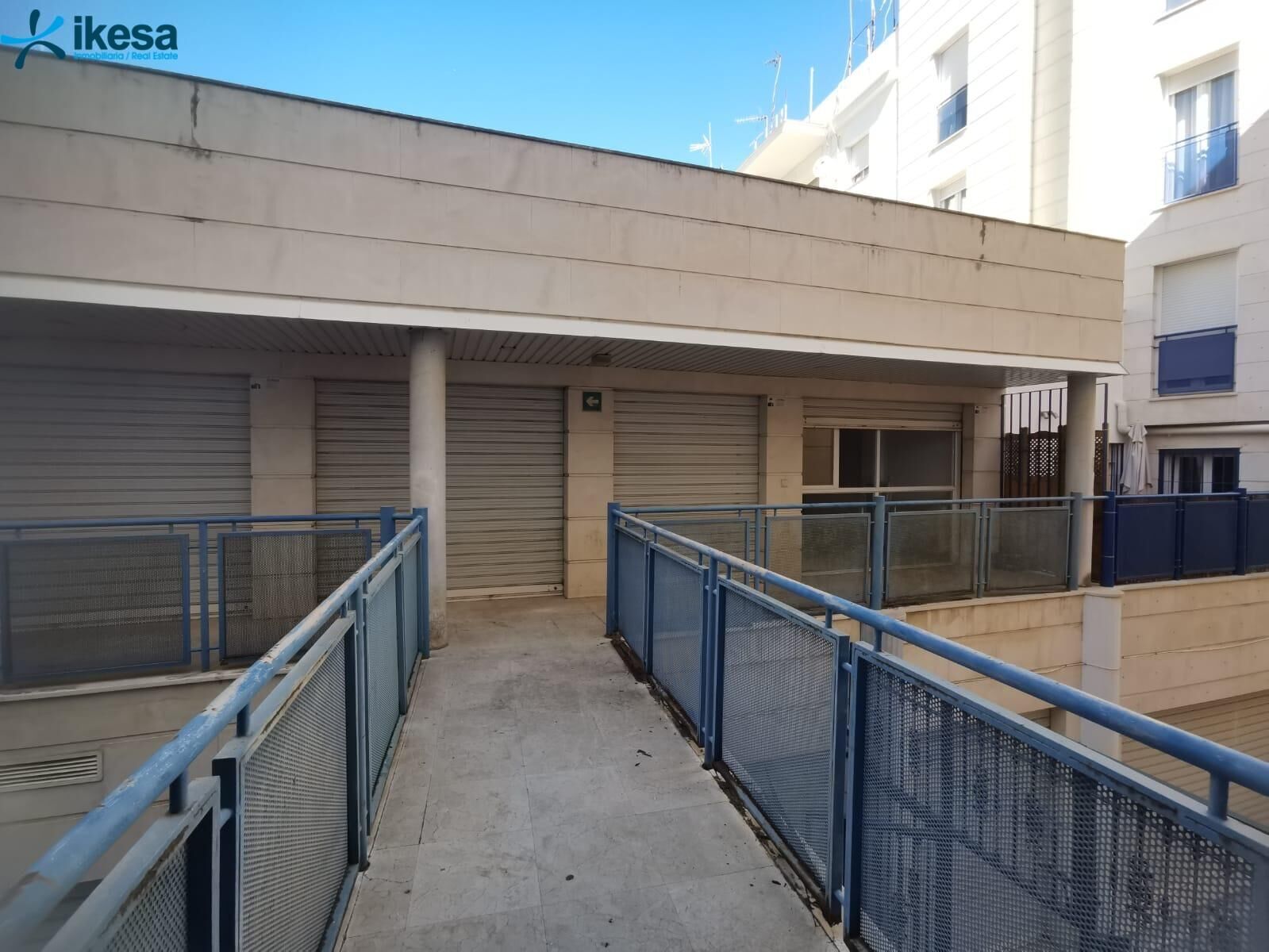 Vista exterior de Oficina en venda en  Huelva Capital