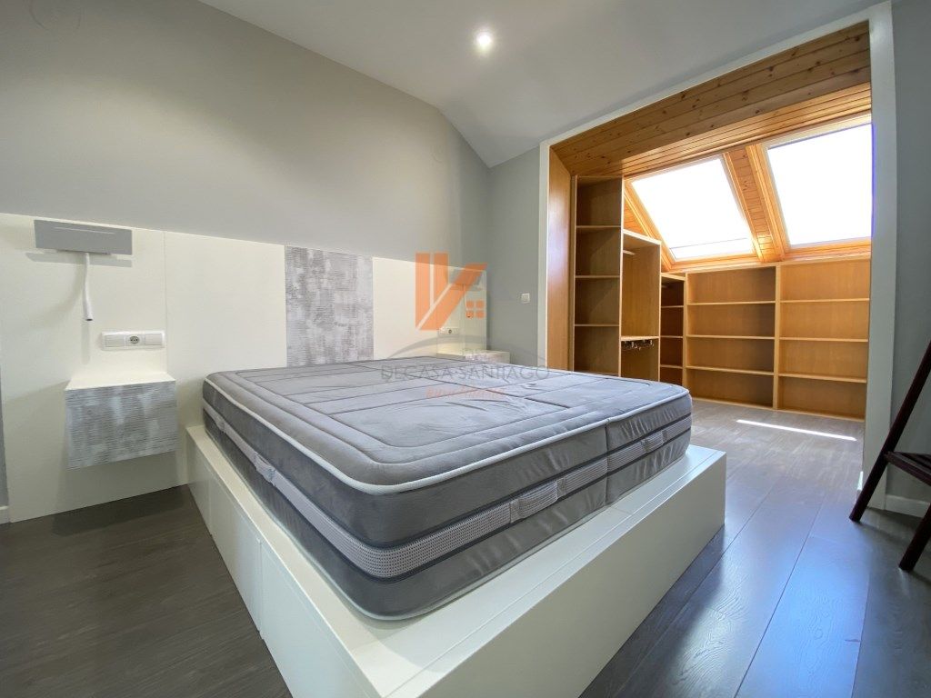 Dormitori de Dúplex en venda en Santiago de Compostela  amb Forn