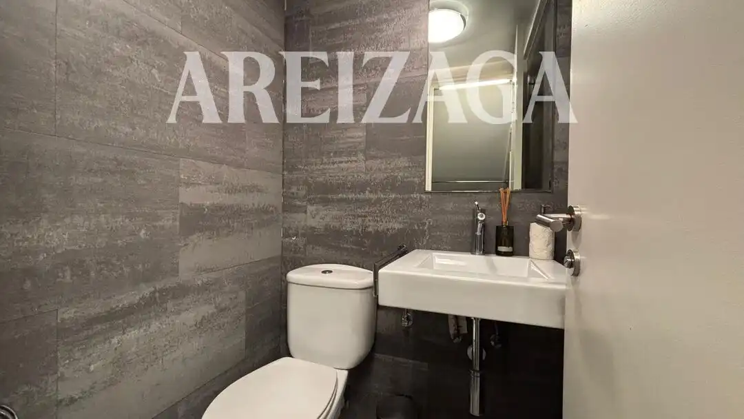 Bathroom of Commercial properties for rent in Donostia - San Sebastián   with Air Conditioner and Furnished