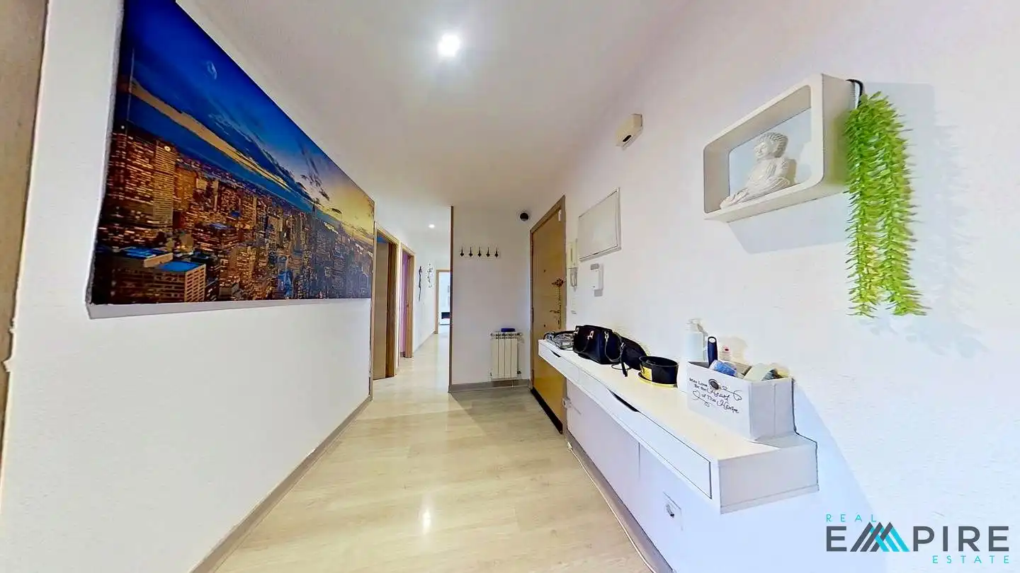 Planta baja en venta en Parla Este