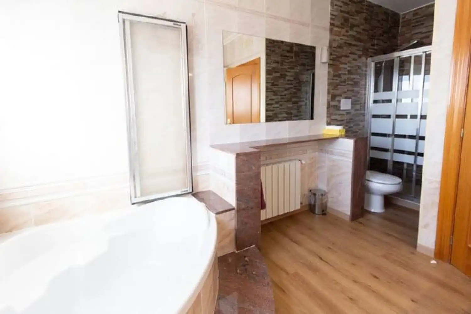 Baño de Casa o chalet de alquiler en Vacarisses con Aire acondicionado, Calefacción y Jardín privado