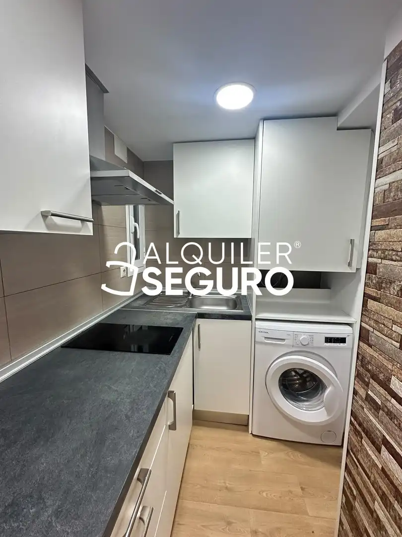 Wohnung zur Miete in Hermanos García Noblejas, Simancas