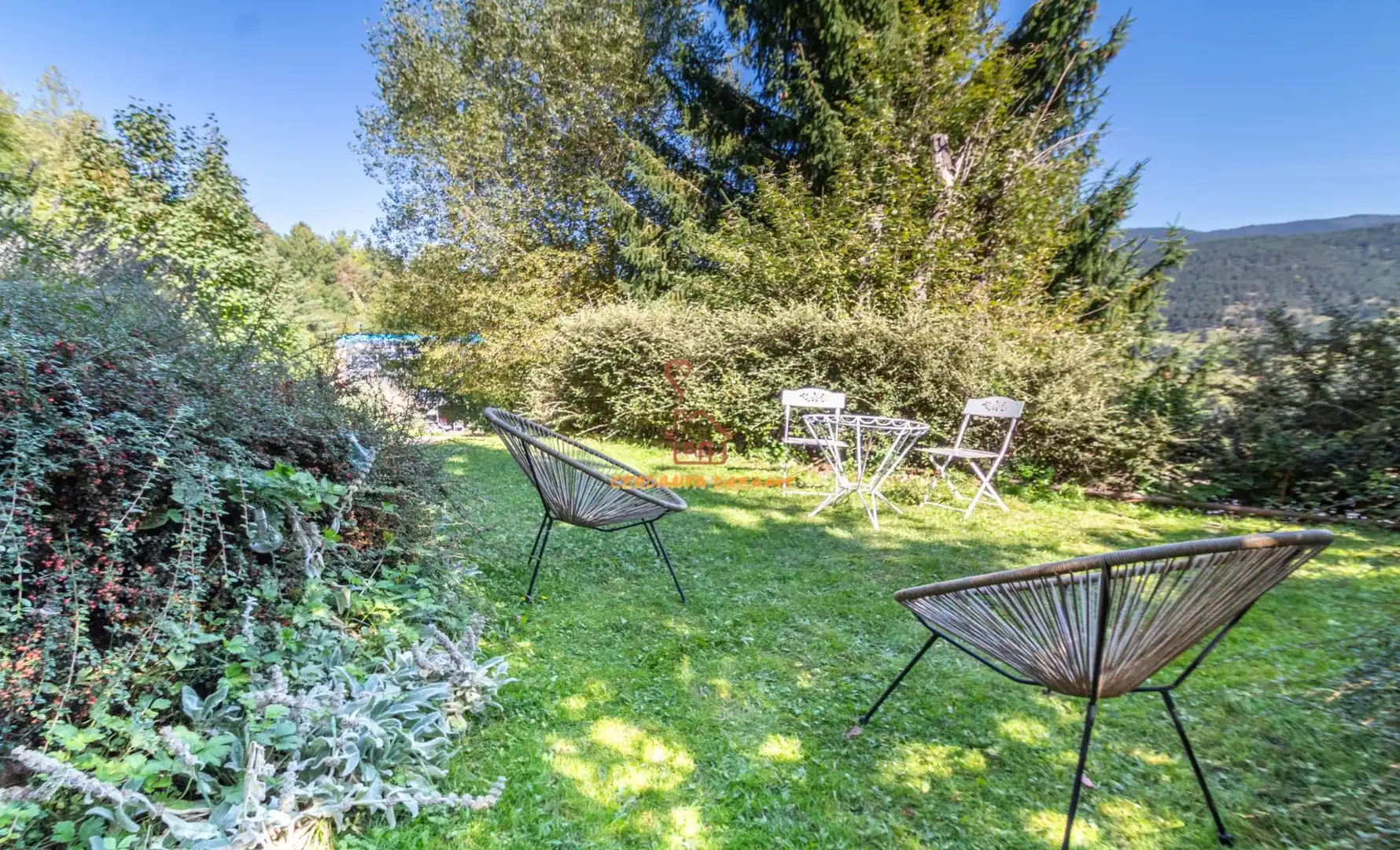 Jardín de Edificio en venta en Alp