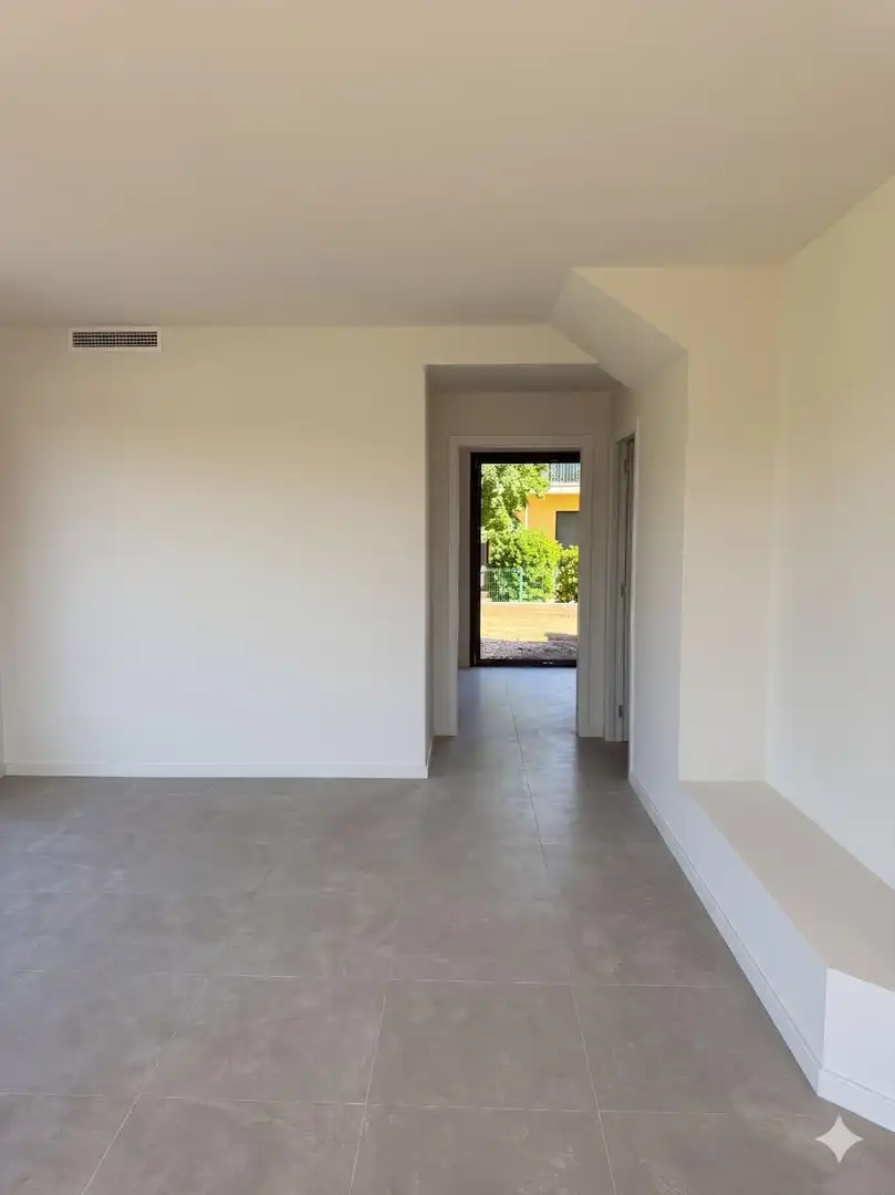 Casa adosada en venta en Navata con Calefacción, Jardín privado y Parquet