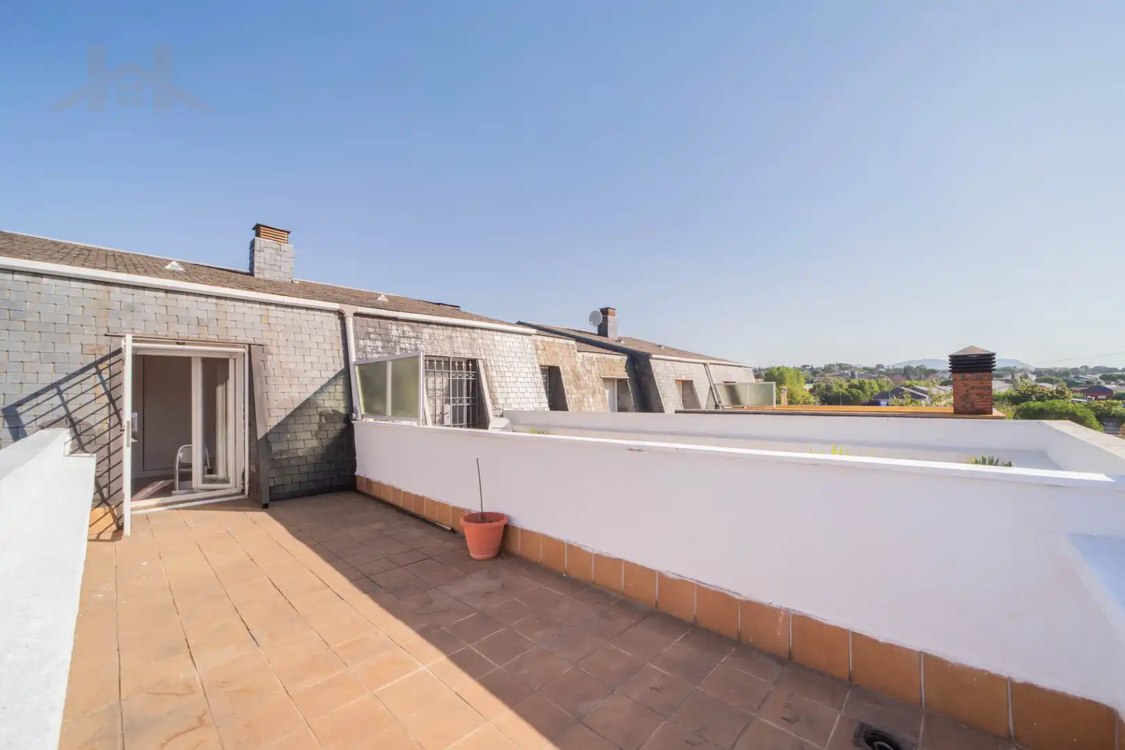 Terrasse von Einfamilien-Reihenhaus zum Verkauf in Galapagar mit Heizung, Privatgarten und Parkett