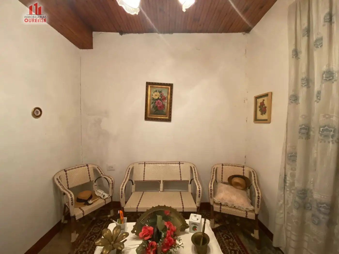 Sala d'estar de Casa o xalet en venda en Cenlle amb Jardí privat, Terrassa i Balcó