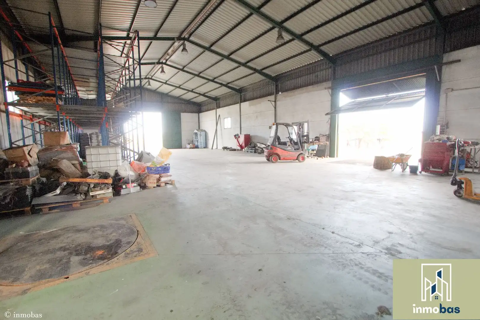 Nau industrial en venda en Valverde de Leganés