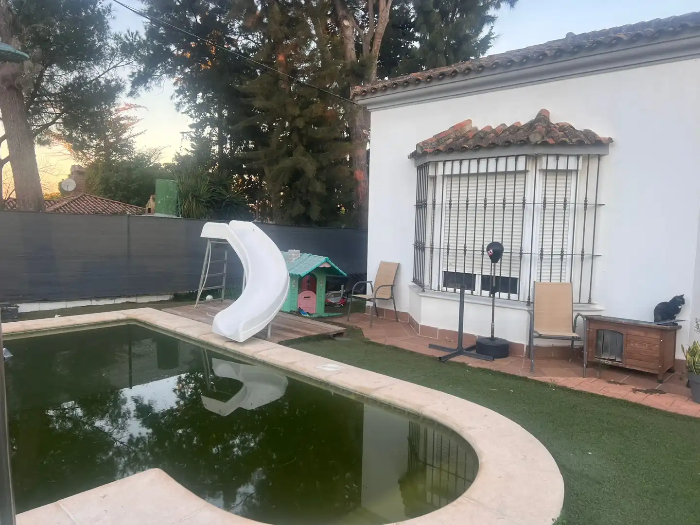 Swimming pool of Houses for sale in Chiclana de la Frontera  with Air Conditioner, Private garden and Swimming Pool