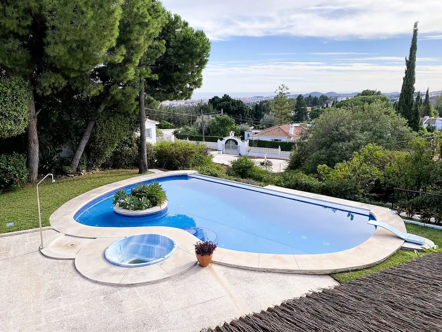 Chalet con piscina en venta en Calle Hernán Cortés 3, imagen 3