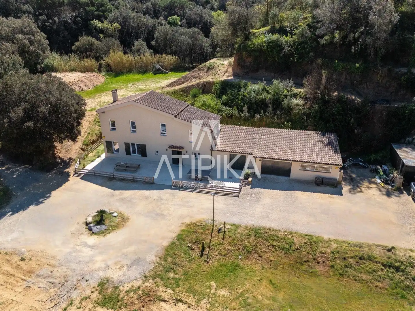 Vista exterior de Finca rústica en venta en Argentona con Calefacción, Piscina y Horno