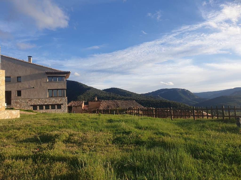Vista exterior de Casa o xalet en venda en Peñarroya de Tastavins amb Jardí privat, Terrassa i Traster