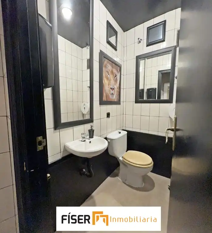 Commercial properties for sale in Calle López Asme, Zafra