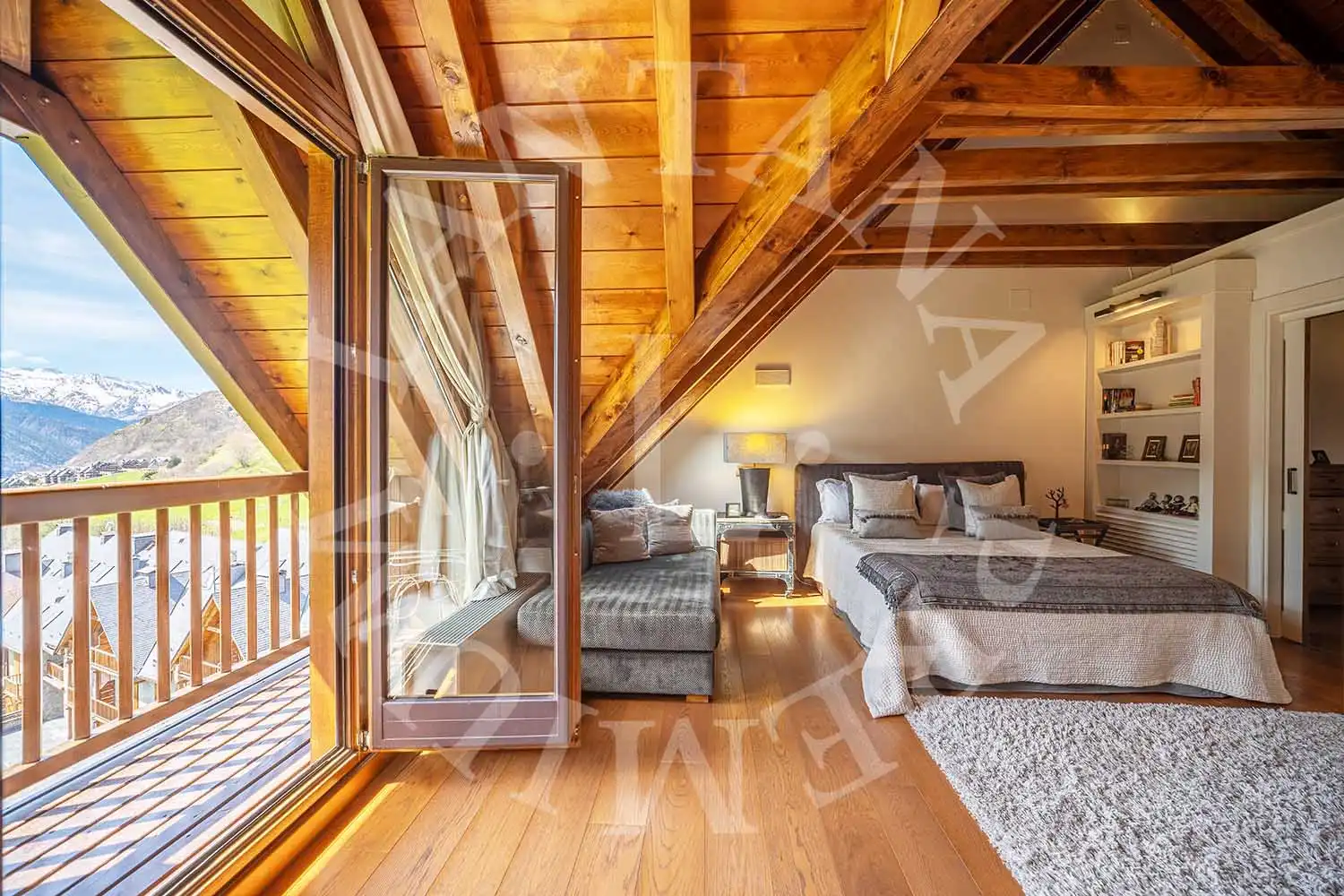 Habitación de Casa adosada en venta en Naut Aran con Calefacción, Jardín privado y Parquet